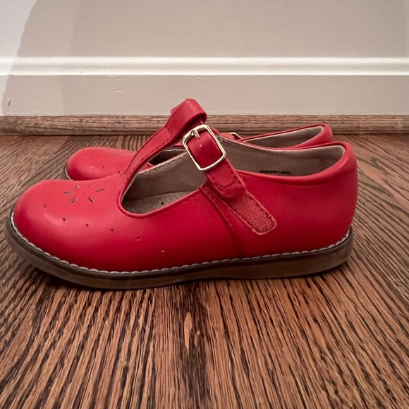 Footmates size 10, red shoes - Picture 5 of 5